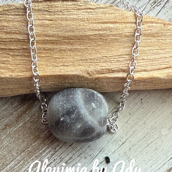 Alquimia Silver Necklace with Gray Stone - Picture 2 of 2